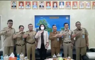 Penasaran Soal Harga TBS, Ibu ini Datangi DPKP Babel Sendirian