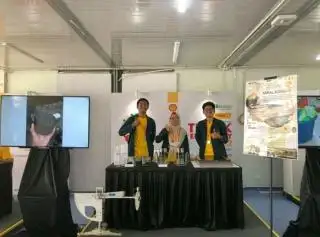 Mahasiswa ITB Olah Limbah Plastik dan Sabut Kelapa Sawit Jadi Lapisan Aspal
