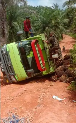 PBS Sawit Diminta Tanggap Perbaiki Jalan Rusak