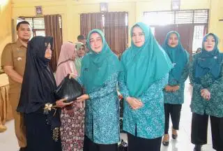 Pembagian Sembako ala PKK Siak Selesai