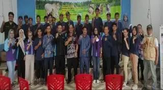Peternak Sanggau Diajari Manfaatkan Pelepah Sawit Sebagai Pakan Sapi