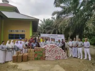 Anak Usaha Sinarmas Bantu Korban Banjir di Inhu