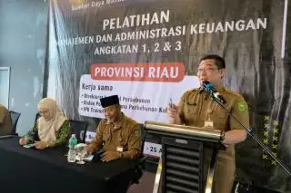 Petani Sawit Riau Dilatih Kelola Administrasi dan Keuangan