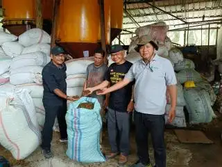 Pabrik PT BTS Hadir, Petani Sawit di Bangka Barat Sumringah