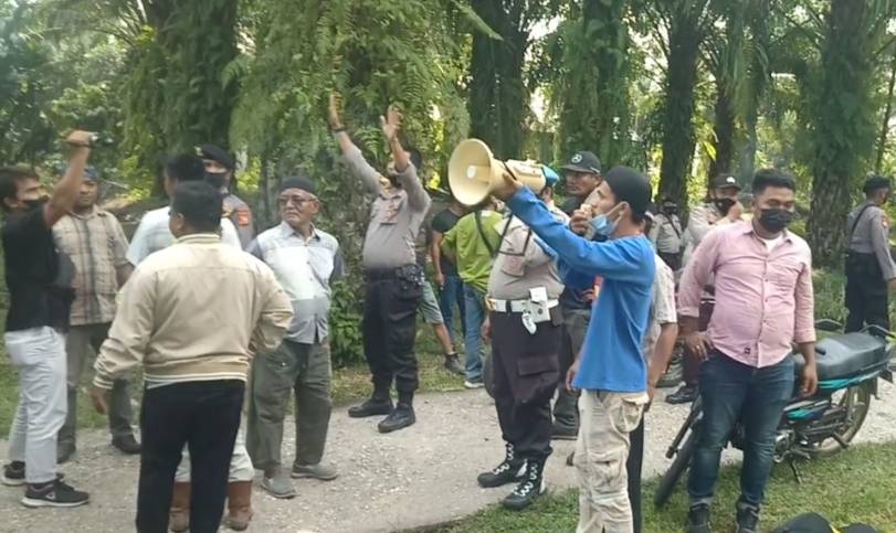 Warga Buatan: Pak Syam, DLHK Riau Tak Mihak Kami!