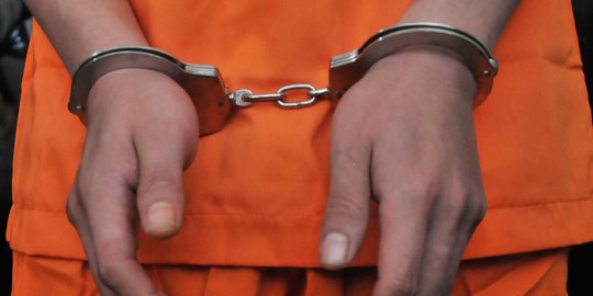Pecatan TNI Menyamar Jadi Polisi dan Cabuli Anak Kecil