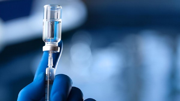 MUI Tegaskan Vaksin AstraZeneca hingga Pfizer Boleh Digunakan