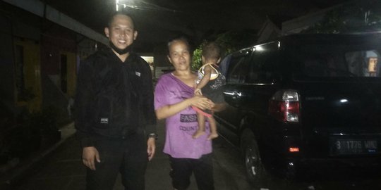 Bayi 10 Bulan Dilumuri Cat Manusia Silver dan Dibawa Mengemis