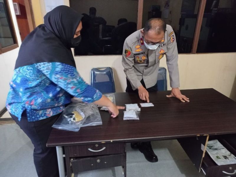 PNS di Riau Transaksi Narkoba 'Prangko' dengan Bitcoin