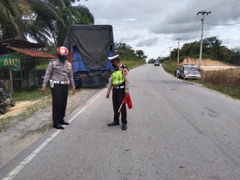 Livina Tabrak Truck Fuso, PNS dan Bayi 2 Tahun Meninggal