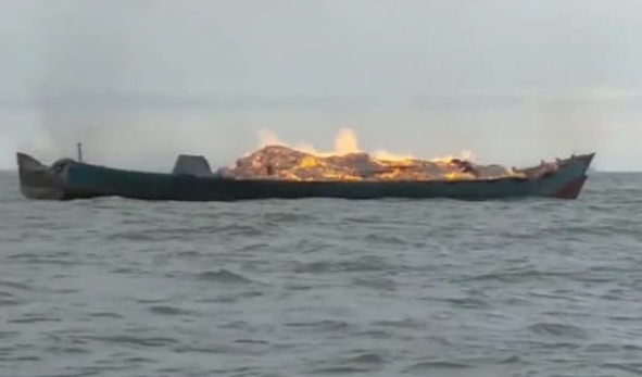 Mau ke Malaysia, Kapal Pengangkut Sagu Terbakar di Meranti
